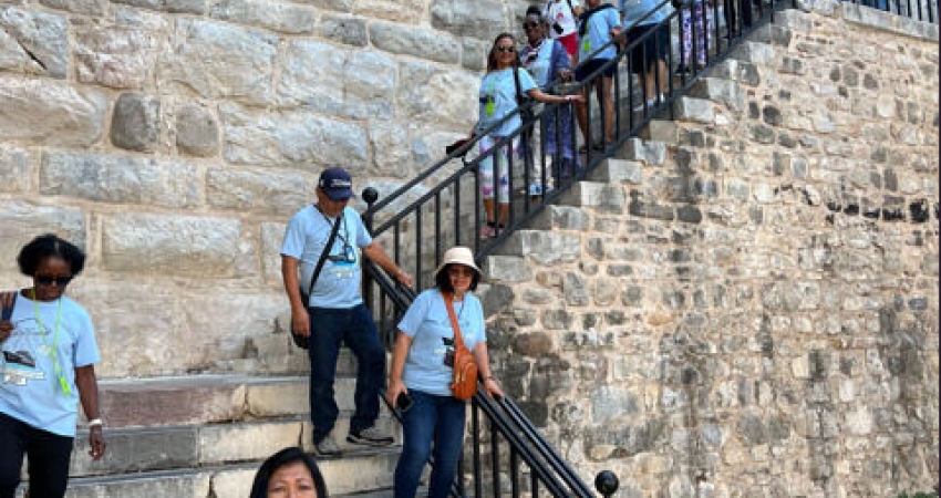 Island Hopping –Discover the Greek Islands (E)