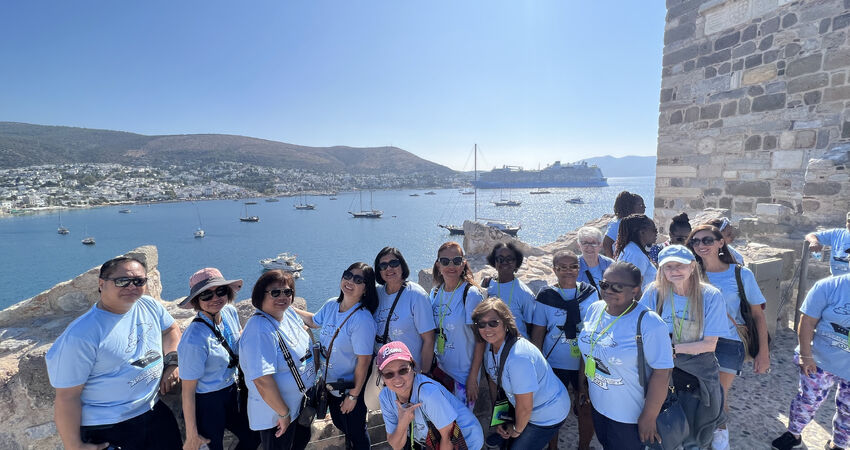 Island Hopping –Discover the Greek Islands (B)